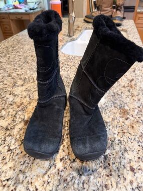 Merrell Black Fleece-Lined Winter Boot women’s 8.5